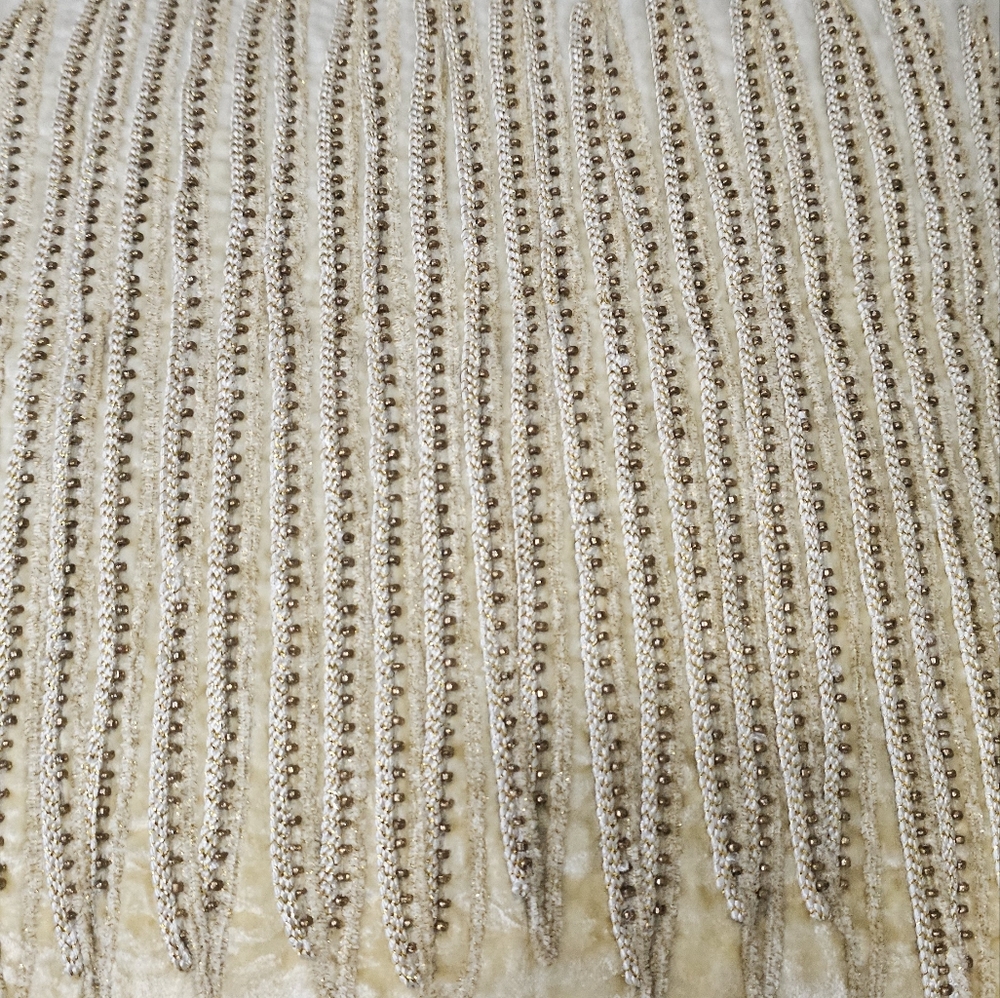 Two pillows - Picture 4 of 5